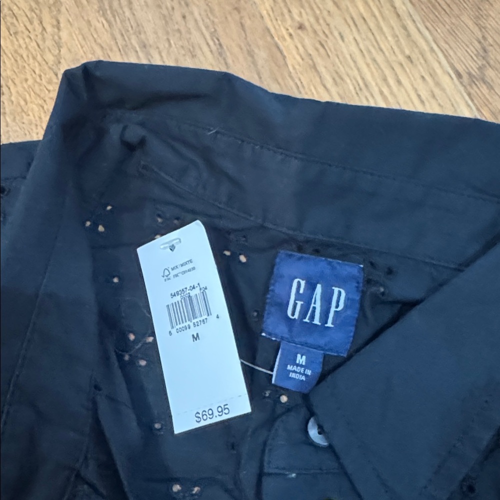 New Gap button down top - Picture 4 of 4